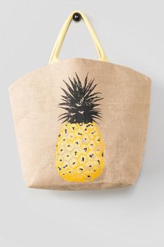 Obsessed with everything pineapples! Babymoon Packing List, Pineapple Room, Pineapple Pictures, Summer Totes, Embellished Fashion, Jute Totes, Boho Hat, Babymoon, Pineapple Print