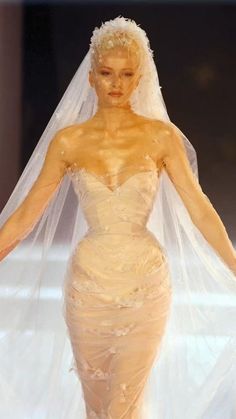 90s Runway Fashion, Runway Fashion Couture, 2000 Fashion, Couture Mode, A Wedding Dress, Mode Inspo, Mode Vintage