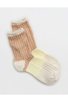 Soft fabric with a pretty texture Hand Knit Socks, Pink Socks, Tumblr Outfits, Winter Socks, Cute Socks, Colorful Socks, Sandals Flip Flops, Mens Outfitters