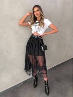 Effortless Fashion, Coachella Outfit, Rock Chic, Fashion Designs, Girly Outfits, Looks Vintage, Festival Outfits, Skirt Outfits