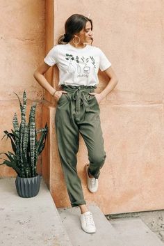 Coletânea de Looks de Verão BABADEIROS pra Inspirar Teenage Outfits, Modest Summer Outfits, Paperbag Pants, Modest Clothing, Cute Comfy Outfits, Komplette Outfits, Casual Style Outfits