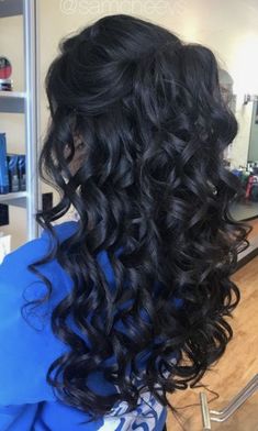 Quince Hair, Curly Bridal Hair, Long Curly Haircuts, Jasmine Hair, Hairstyle Examples, Quince Hairstyles With Crown, Quinceanera Hairstyles, Hoco Hairstyles, Quince Hairstyles