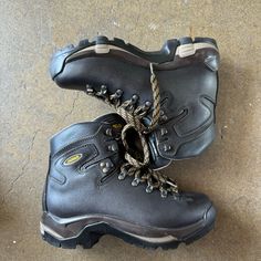 Women’s Hiking Boots In Dark Brown. New Never Worn Before, But Has No Tags Attached. Let Me Know If You Have Any Questions Women’s Hiking Boots, Trail Hiking, Shoes Women, Lace Up Boots, Brown Color, Let Me Know, Hiking Boots, Shoe Laces, Dark Brown