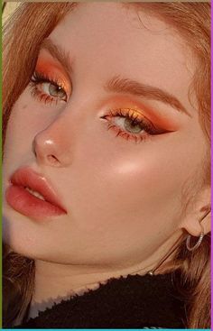 Discover the top 10 fall makeup looks for 2024! Learn the latest beauty trends and transform your makeup routine today! Pumpkin Makeup Looks, Thanksgiving Makeup Ideas, Fall Inspired Makeup, Peach Makeup Look, Pumpkin Makeup, Fall Eyeshadow Looks, Thanksgiving Makeup, Fall Makeup Trend, Maquillage On Fleek