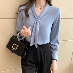 Formal Tops For Women Classy Blouses, Formal Shirts Women, Chiffon Shirt Blouse, Formal Tops, Women Blouses Fashion, Fashion Top Outfits, Top Shirt Women