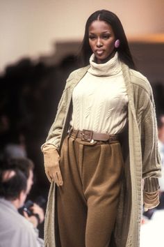 Fashion 1990s Style, Autumn Color Palette Fashion, Models 90s, Original Supermodels, Vintage Black Glamour, 90s Models, Stylish Work Outfits, Fashion Mistakes