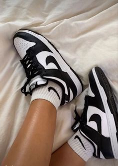 Nike Blazer Outfit, Gymnastics Shoes, Trendy Shoes Sneakers, Dr Shoes, Nike Shoes Girls, Preppy Shoes, Jordan Shoes Girls, All Nike Shoes, Cute Nike Shoes