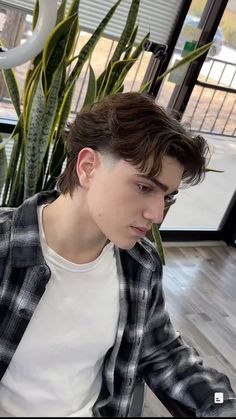 Layered Middle Part Men Straight Hair, Men’s Layered Middle Part, Straight Hair Flow Men, Men’s Middle Part Mullet, Mens Mullet Haircut, Men’s Modern Mullet Middle Part, Men Haircut Fade, Mullet Hairstyle Mens Straight Hair, Middle Part Mullet