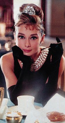 the cover of breakfast at tiffany's