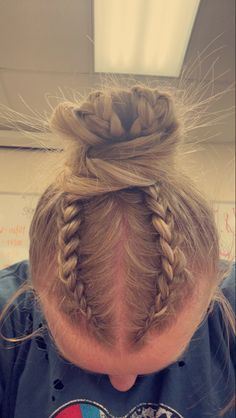 Track Girl Hairstyles, Fun Track Hairstyles, Hair Ideas For Track Meets, Easy Track Meet Hairstyles, Cute Hairstyles For Track Meets, Fast Hair Styles, Track And Field Hairstyles, Hairstyle Sports