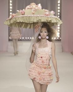 Pink Runway, Rococo Fashion, Runway Outfits, Sofia Coppola, Claudia Schiffer, Fashion Couture, Naomi Campbell