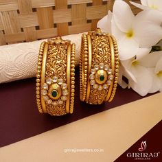 Broad Kada Designs Gold, Kangan Bangles Gold, Traditional Rings Gold, Broad Bangles Jewelry Designs, Kundan Gold Bangles, Baloya Design Gold, Antique Kada Bracelet Gold For Women, Gold Patla Design For Women, Gold Bangles Indian Design Traditional