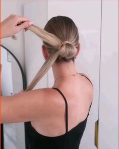 Simple Hairstyles & Tips | Awesome hair tutorials 👍👍 By @karlakazemi ❤️ . *No copyright infringement was intended. If you are the author of this video and do not want... | Instagram Awesome Hairstyles, Easy Hairstyles For Long Hair, Diy Hairstyles