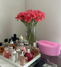 not my pic Fragrance Lab, Uni Room, Feminine Hygiene, Perfume Lover, Room Redo, Shower Routine, Casual Chic Outfit