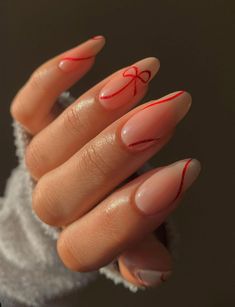 35 Festive Christmas Nails to Get You Into the Holiday Spirit Check more at https://lizy.in/35-festive-christmas-nails-to-get-you-into-the-holiday-spirit/ Megan Moroney Nails, Minimalist Holiday Nails, Kutek Disney, Red Christmas Nails, Nagel Tips, Christmas Nails Easy, Red Nail, Festival Nails, Xmas Nails