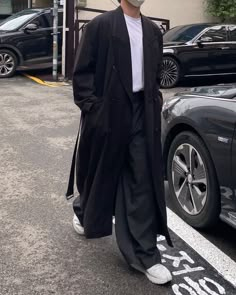 Long Jacket Outfit Men, Mens Long Coat Outfit, Black Overcoat Outfit, Long Coat Outfit Men, Outfits Ideas Korean, Winter Outfits Aesthetic Korean, Black Korean Outfit, Korean Black Outfit, Outfits Aesthetic Korean