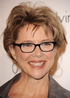 Short Hair Makeup, Woman With Glasses, Short Hairstyles Over 50, Annette Bening, Haircut Styles For Women, Short Haircut Styles, Hairstyles With Glasses, Hair And Makeup Tips, Makeup Tricks