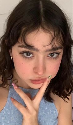 Korean Makeup Trends, Doe Eye Makeup, Freckles Makeup, Fancy Makeup, Penteado Cabelo Curto, Foto Ideas Instagram, Everyday Makeup, Girls Makeup, Pretty Makeup