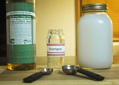 Not ready to go "no shampoo" or completely shampooless. Here's a natural shampoo that lathers too! Diy Hair Growth Shampoo, No Poo Method, Shampoo Natural, No Poo