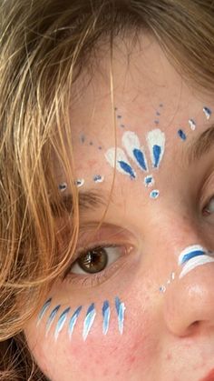 Easy Face Painting Designs, Detailed Tattoos, Blue Face Paint, Festival Face Paint, Face Paint Ideas, White Face Paint, Festival Makeup Glitter