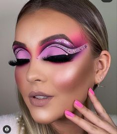 Unique Makeup Ideas, Gem Makeup, Bold Eye Makeup, Valentines Makeup, Beautiful Eye Makeup