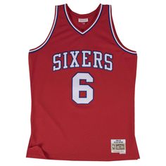 Inspired by the jerseys worn by the legends of the NBA, this Hardwood Classic Swingman jersey is constructed to resemble the way Julius Erving wore his jersey during his career with the Philadelphia 76ers. Whether it€™s playing an evening pickup game or wearing to your favorite team€™s next matchup, this jersey is crafted with a wearable everyday fit, featuring screen-printed twill embellishments and a mesh body for breathability throughout activity. This jersey is sized for men; women may need Julius Erving, Vintage Philadelphia, Youth Game, Nba Logo, Personalized Jersey, Vintage Jerseys, New Orleans Pelicans, Philadelphia 76ers, Team Wear