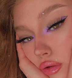 Light Purple Makeup Looks Natural, Lizzo Makeup, Light Purple Eye Makeup, Light Purple Makeup Looks, Light Purple Makeup, Flower Quince, Simple Colorful Eye Makeup, Quince Makeup, Makeup Things