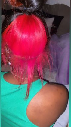 Pink Patch Hair, Pink Hair Dye Ideas For Black Hair, Pink And Light Brown Hair Black Women, Pink Sunk Strip Hair, Pink Hair In The Back, Dyed Natural Hair Pink, Pink Skunk Stripe Curly Hair, Cute Colors To Dye Your Hair Black Women, Peak A Boo Hair Color Black Women