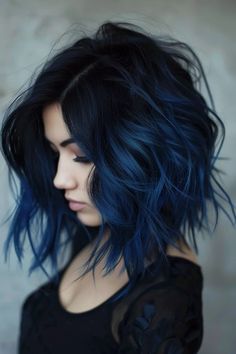 Highlights Hairstyles, Dark Blue Hair, Short Dark Hair, Dyed Hair Inspiration, Blue Highlights, Winter Hair Color, Hair Dye Colors, Haircuts For Women, Hair Inspiration Color