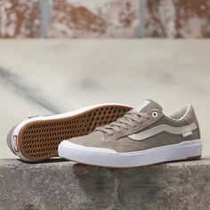 Classy Sneakers, Cool Vans Shoes, Airwalk Shoes, Vans Store, Minimalist Shoes, Aesthetic Shoes