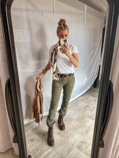 Safari Woman Outfit, Safari Fashion Women Africa, South African Safari Outfit, Safari Pants Women, African Safari Outfits For Women, Safari Honeymoon Outfit, Women Safari Outfit, Women’s Safari Outfit, Safari Capsule Wardrobe