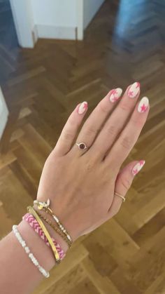 White Nails Pink Stars, Hot Pink Star Nails, Spring Break Nails 2024, Pink Star Nails, Las Vegas Nails, Spring Break Nails, Hippie Nails, Broken Nails