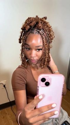 Brown Protective Hairstyles, Mid Back Passion Twist, Brown Invisible Locs, Twisted Hairstyles For Black Women, Fulani Braids Natural Hair, Blonde Twists Black Women, Crochet Styles For Black Women, Short Twists