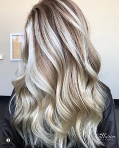 Blonde Dimensional Hair, Beige Blond, Dimensional Blonde, Blonde Hair Shades, Blonde Hair Looks, Peinados Fáciles Para Cabello Corto, Brown Blonde Hair, Hair Inspo Color