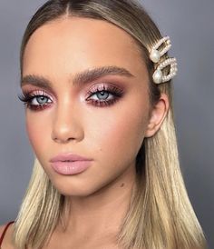 Pink Makeup On Blue Eyes, Pink Eye Makeup Blue Eyes, Glam Makeup Blue Eyes, Gala Makeup Looks, Pink Glam Makeup, Formal Eye Makeup, Holiday Eye Makeup, Rosa Make-up