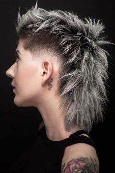 Best Haircut For Women, Fohawk Haircut, The Best Haircut, The Undercut, Undercut Fade, Mohawk Hairstyles Men, Haircut For Women, Androgynous Hair