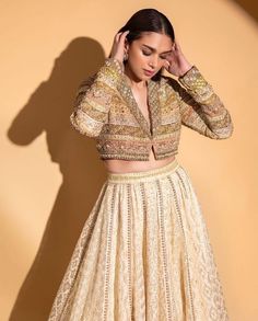 Long Top On Lehenga, Outfits For Sangeet Indian Weddings, Marriage Outfits For Women, Outfit For Sangeet, Indian Outfits Modern, Skirt And Crop Top