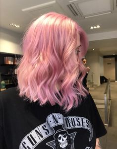 Light Pink Bob Hair, Pink Hair Fair Skin, Pink Hair Short, Blush Pink Hair, Two Color Hair, Grey Hair Dye, Peach Hair