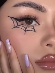 Bat Man Makeup, Vampire Make Up For Kids, Holloween Makeup Idea, Halloween Makeup Looks Spider Web, Spider Gwen Makeup Halloween, Bat Halloween Costume Makeup, Spider Women Makeup, Web Makeup Halloween, Spider Man Makeup Easy