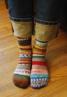 Soemthing about frazzled english women 일본 패션, Colorful Socks, Mode Inspo, Knitting Inspiration, Fitness Inspo, Knitting Projects, Knitting Socks, Style Me, Knit Crochet