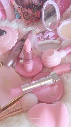 Спонж Beauty Blender, Girly Background, Soft Pink Photo, Background Makeup, Foto Muro Collage, Pink Collage, Makeup Wallpapers, Mode Rose