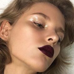 Editorial Make-up, Matte Make Up, Vampy Lips, Summer Makeup Trends, Mekap Mata, Glossy Eyes, Dark Lipstick, Smink Inspiration, Beauty Make-up