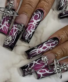 Xl Goth Nails, Grunge Y2k Nails, Nail Charm Designs, Exotic Nails Acrylic, Deco Nails, Edgy Nails, Goth Nails