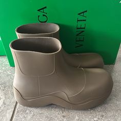 Bottega Veneta Men's Puddle Rain Boots Ankle Boots, Brown Size 42 New In Box +Dustbag Product Details: Bulky Round Toe Pull On Rubber Upper, Rubber And Coated Leather Lining, Rubber Sole Made In Italy Fits True To Size Bottega Veneta Boots, Italy Fits, Ankle Boots Brown, Bottega Veneta Shoes, Platform Chelsea Boots, Swim Shoes, Shearling Boots, Brown Ankle Boots, Rubber Boots