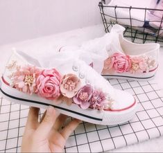 Pattern Type: Floral Fit: Fits true to size, take your normal size Diy Shoes Heels, Shoes With Flowers, Floral Converse, White Tennis Shoes, Chic Chic, Floral Fit, Womens Tie, Tie Shoes, Ribbon Slides