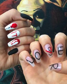 Nail Ideas Horror, It Themed Nails, It Nails Stephen King Acrylic, Halloween Nails Pennywise, It Clown Nails, It Nail Designs, It Movie Nails, Stephen King Nails, Pennywise Nails Designs