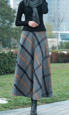 Skirt Hacks, Styling Skirts, Skirt Outfit Ideas, Pencil Skirt Casual, Long Skirt Outfits, Modest Skirts, Pencil Skirts, Mini Short, Skirt Outfit