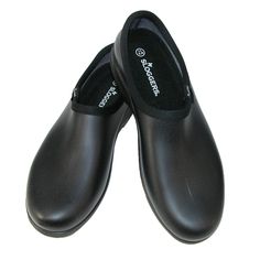 These rain shoes have a dressy casual look that can be worn in the office, a casual rainy day, or in the garden. These shoes are made in the U.S.A. with a soft, odorless material full of everyday comfort and easy to clean. Half sizes order down. Rainy Shoes, Garden Shoes, Garden Clogs, Ankle Rain Boots, Clogs Style, Rain Shoes, Closed Toe Shoes, Waterproof Shoes, Round Toe Heels