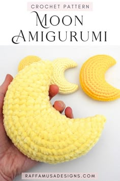 crochet pattern moon amigurum with hand holding it