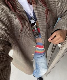 Blazer Winter Outfit, Grandpa Fashion, Grandpa Style, 2024 Fashion Trends, Gather Round, Vintage T Shirts, Mode Casual, 2024 Fashion, Remember When